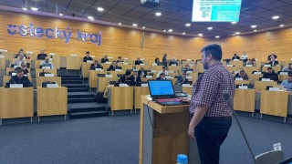 Přes Slan&yacute; by mohly jezdit spě&scaron;n&eacute; vlaky na Prahu