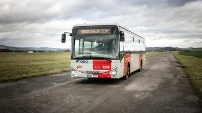 Autobus nevzal na Sítné dívenku na vozíčku. Arriva se omluvila