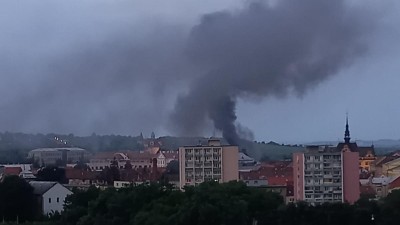 FOTO: Hasiči zveřejnili podrobnosti k požáru penzionu v centru Slaného