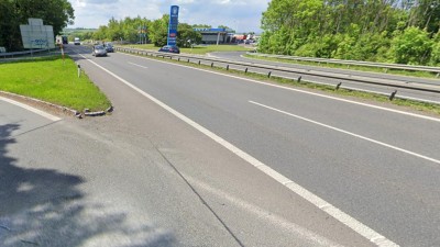 Pětadvacetiletý řidič narazil do benzinové stanice u Středokluk. Střet nepřežil