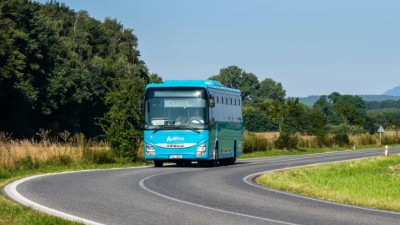 Pololetn&iacute; a jarn&iacute; pr&aacute;zdniny měn&iacute; až do poloviny března provoz autobusů a vlaků