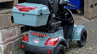 Vozíček invalidy se už našel! Byl za rohem