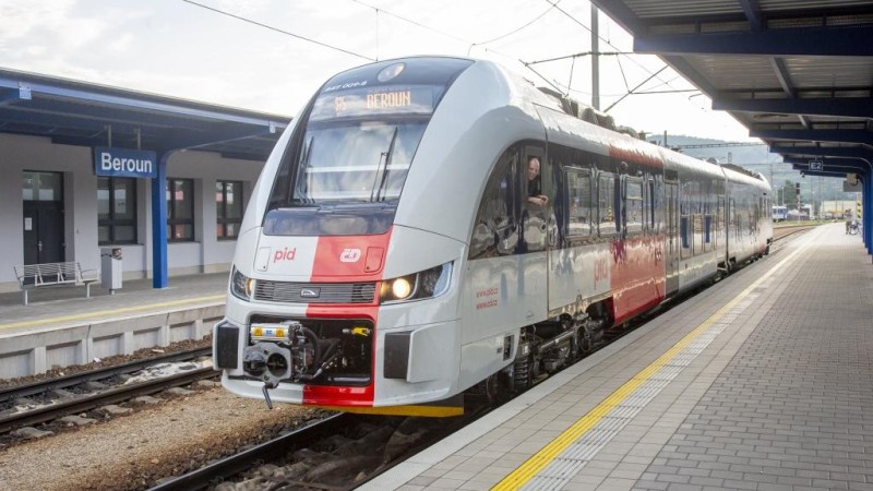 Mezi Rakovníkem a Berounem jezdí šest nových lišek