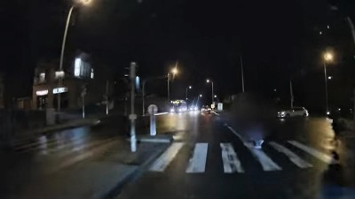VIDEO: Kladenští policisté hledají svědky nehody autobusu s chodkyní
