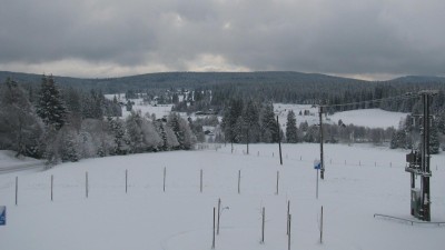 Na Šumavě napadlo 10 cm nového sněhu, sníh pokryje i další vrcholky v Česku