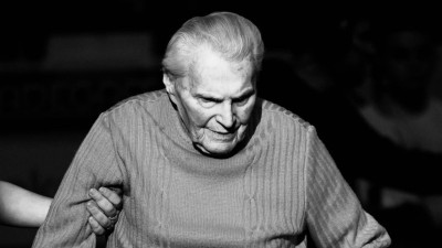 Smutn&aacute; zpr&aacute;va pro kladensk&yacute; hokej, ode&scaron;l Vladim&iacute;r Kopeck&yacute;. Pomohl k prvn&iacute;mu mistrovsk&eacute;mu titulu