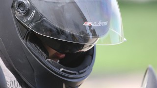 Motocyklista havaroval v ulici Vinařická na Kladně