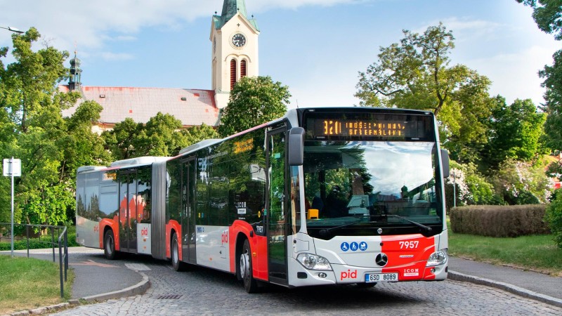 Kupuj&iacute; j&iacute;zdenky u řidiče a v autobuse stoj&iacute;. Přitom ji maj&iacute; v aplikaci a levněj&scaron;&iacute;