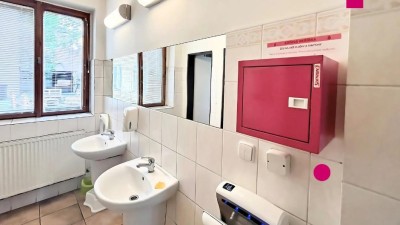 Ve Středočeské knihovně jsou zdarma k dispozici dámské hygienické potřeby