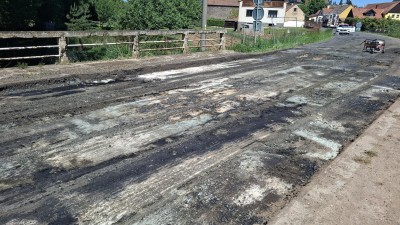 Začala oprava mostu v Žižic&iacute;ch