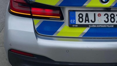 V ulici Milady Horákové v Kladně se srazila dvě osobní auta, na místě probíhá vyšetřování této nehody