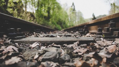 Opilec si ustlal v Rozdělově na kolejích
