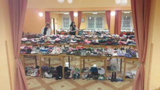 Na Sv&aacute;rově proběhne charitativn&iacute; burza. Již z&iacute;tra