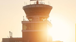 Nehoda u letiště. Počítejte se zdržením