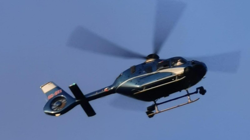 Vrtulník hledal ozbrojenou zdrogovanou ženu