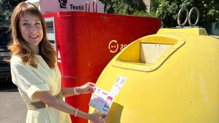 Místo do popelnice radši do aplikace. Darujme textilu druhý život a omezme plýtvání, prosí Středočeský kraj