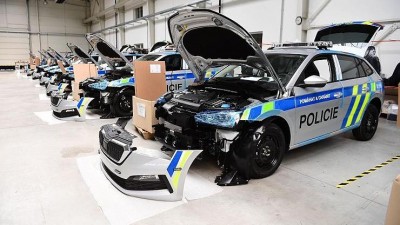 Velká obměna policejních aut pokračuje! Policie získala dalších 557 speciálů Škoda Scala