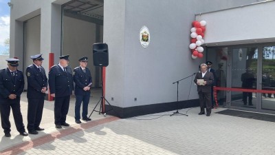 Obec Kněževes slavnostně otevřela novou požární zbrojnici
