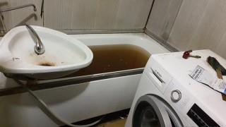 V Hřebečsk&eacute; v noci vytopil sousedku, po str&aacute;žn&iacute;c&iacute;ch chtěl heslo, aby otevřel