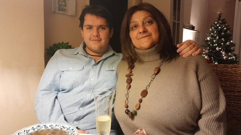 Syn Vojta potřebuje pomoc pro maminku Jolanu z Lán. Léčí se s rakovinou