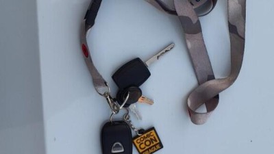 Nezletilý hoch z ubytovny místo vrácení klíčů zkoušel, zda jimi neotevře auta