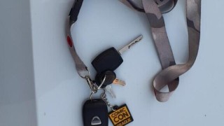 Nezletilý hoch z ubytovny místo vrácení klíčů zkoušel, zda jimi neotevře auta
