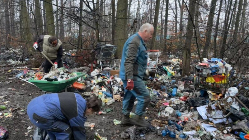 Muže, kter&yacute; zneči&scaron;ťuje les, si policie před lety předvolala. M&aacute; omezenou sv&eacute;pr&aacute;vnost