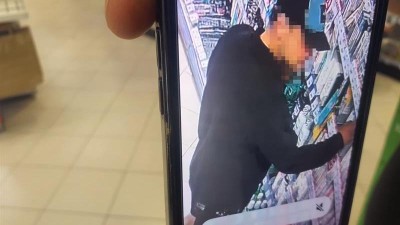 To je on, zloděj zubn&iacute; pasty z drog&eacute;rie v centru Kladna