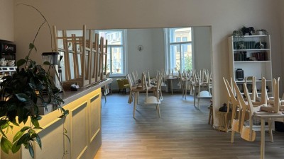 Kav&aacute;rna N&aacute;rožn&iacute; dům ve Slan&eacute;m hled&aacute; provozovatele