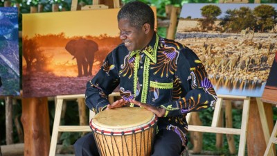 Africký den v Zájezdě odstartoval dražbu obrazů pro ochranu chameleonů