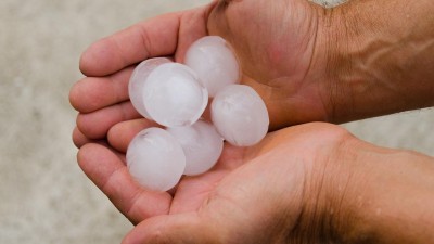 Meteorologové varují před silnými bouřkami, i ve Středočeském kraji včetně Kladenska. Mohou přinést i krupobití