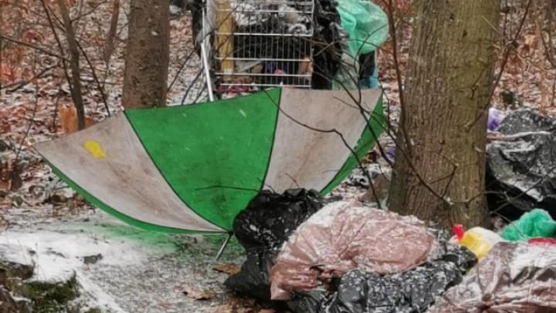 Skl&aacute;dku v lese Kožovka město dlouhodobě neře&scaron;ilo